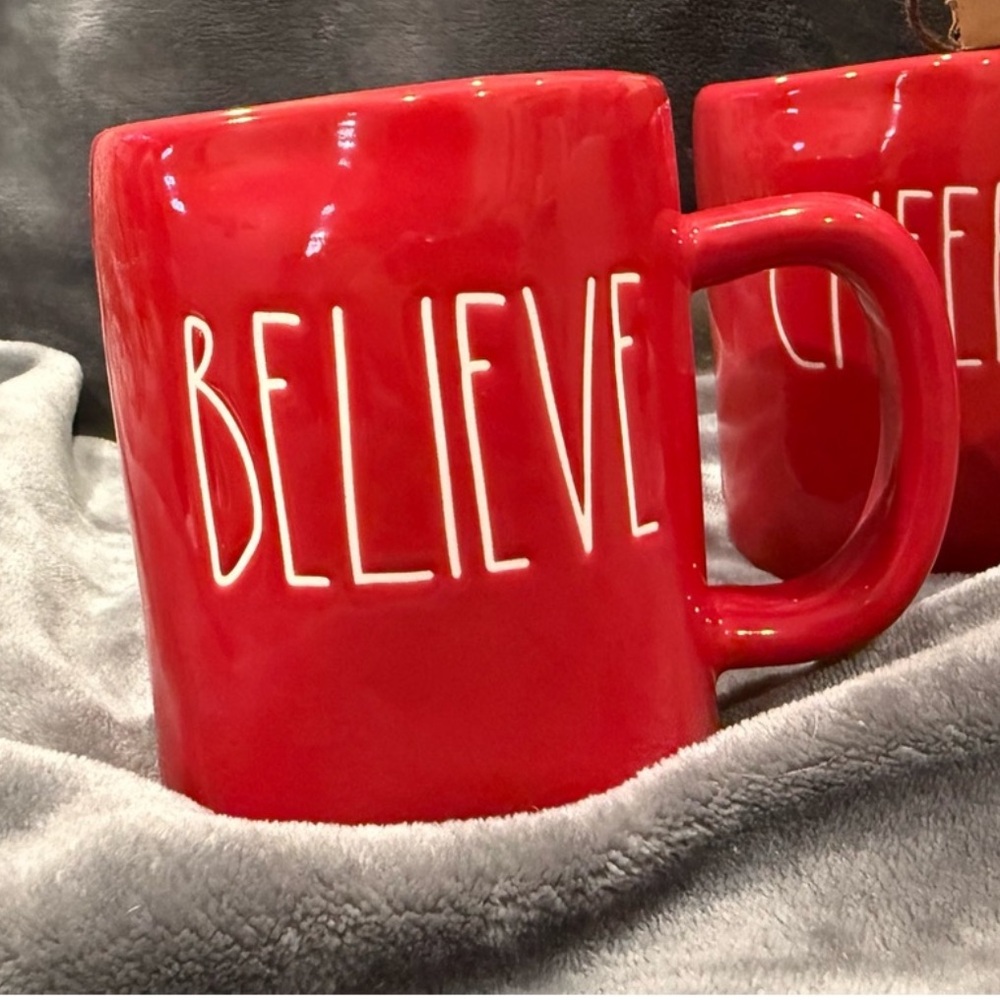 Rae Dunn holiday mug NWOT‎